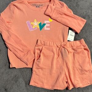 Girls Vigoss 2 pc Long Sleeve Top & Shorts Drawstring with Pockets. Retails $65